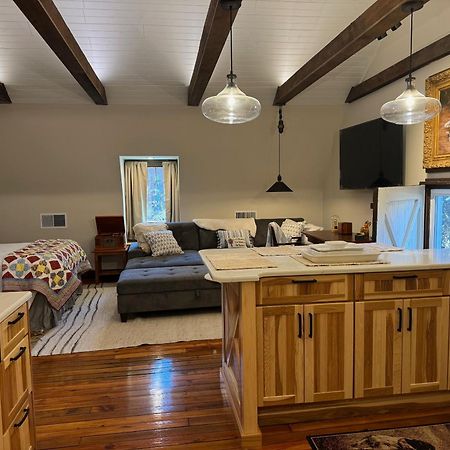 South Broadway Manor B&B - Near Fallingwater, Ohiopyle State Park, Hiking & Biking Trails Gap Scottdale Esterno foto