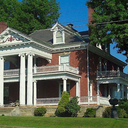 South Broadway Manor B&B - Near Fallingwater, Ohiopyle State Park, Hiking & Biking Trails Gap Scottdale Esterno foto