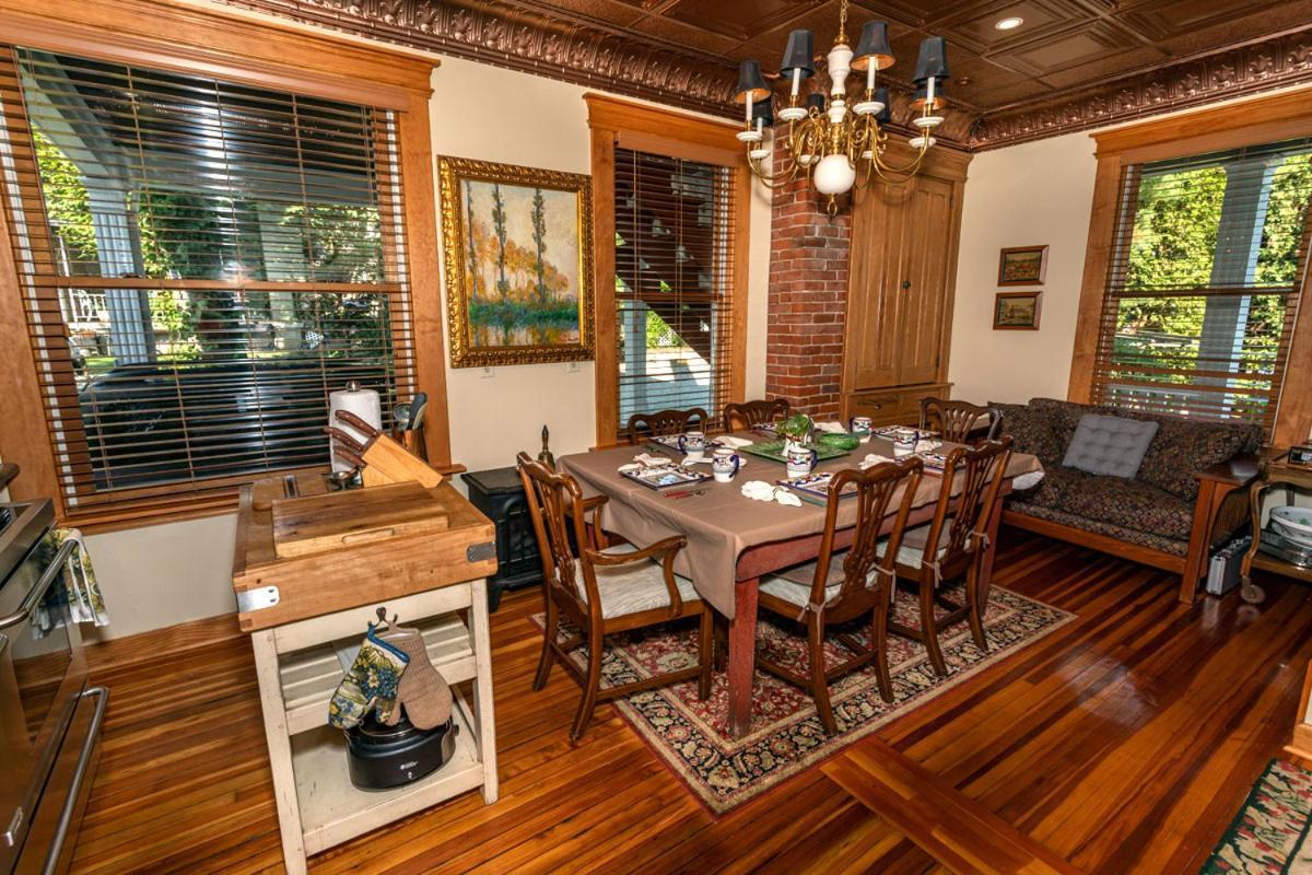 South Broadway Manor B&B - Near Fallingwater, Ohiopyle State Park, Hiking & Biking Trails Gap Scottdale Esterno foto
