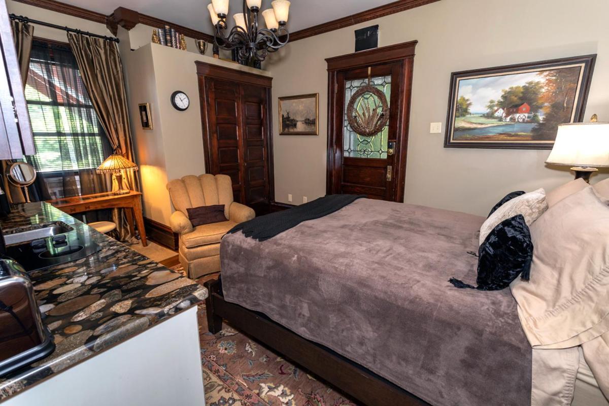 South Broadway Manor B&B - Near Fallingwater, Ohiopyle State Park, Hiking & Biking Trails Gap Scottdale Esterno foto