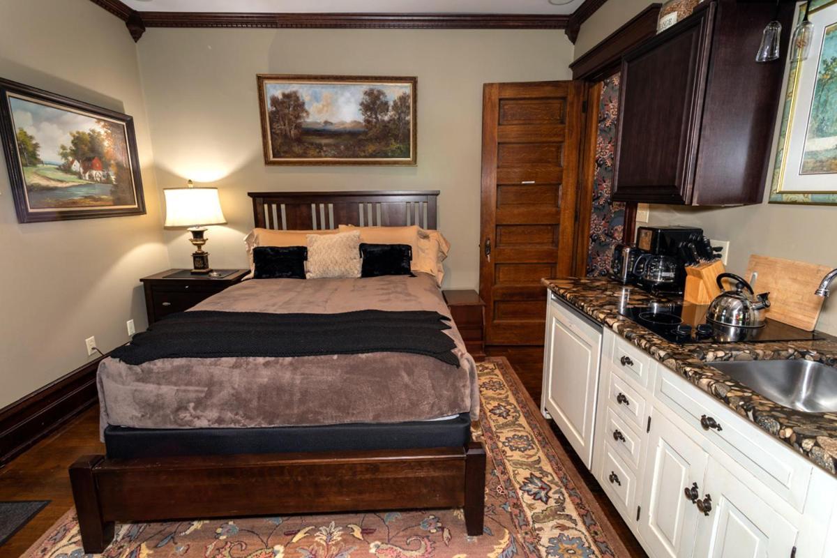 South Broadway Manor B&B - Near Fallingwater, Ohiopyle State Park, Hiking & Biking Trails Gap Scottdale Esterno foto